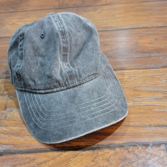 Baseball cap - Picture 3 of 7